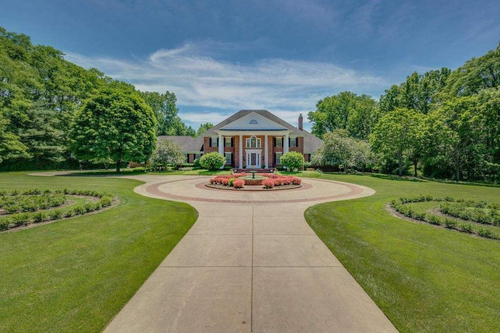 Immaculate Estate On 7 Acres In Mishawaka, Indiana, United States For Sale (11314532)
