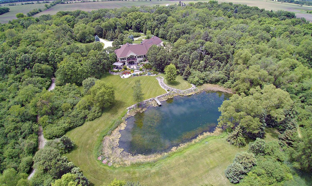 Spectacular European Luxury In Lauderdale Lakes, Wisconsin, United