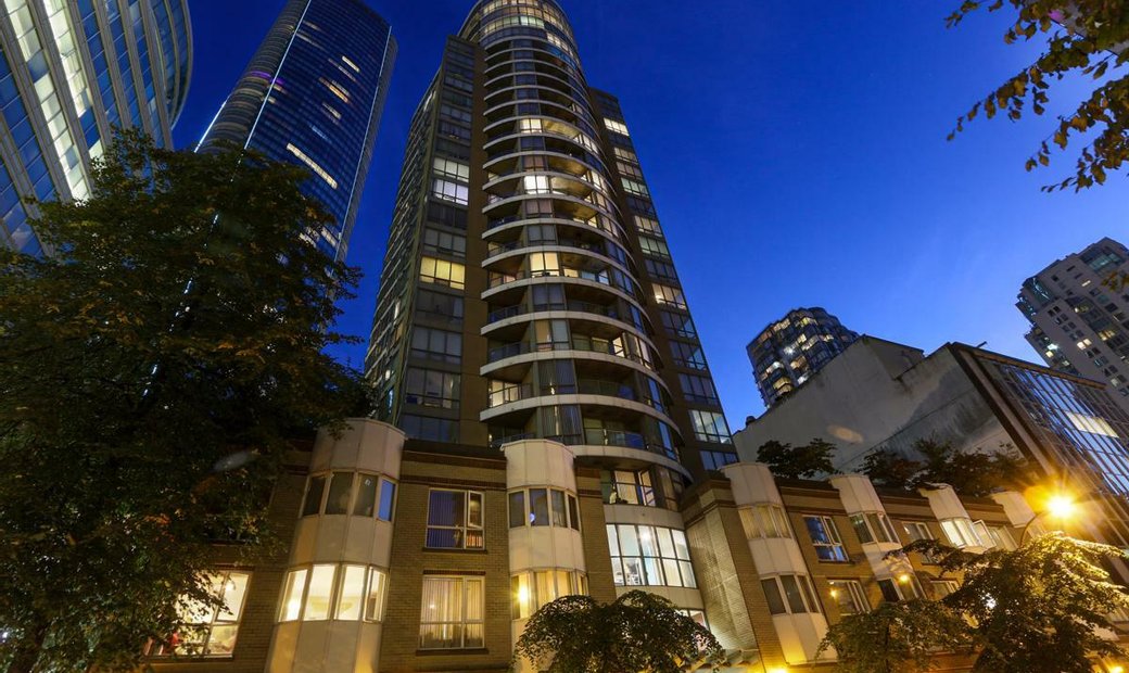 Rare Coal Harbour Sub Penthouse With In Vancouver, British Columbia