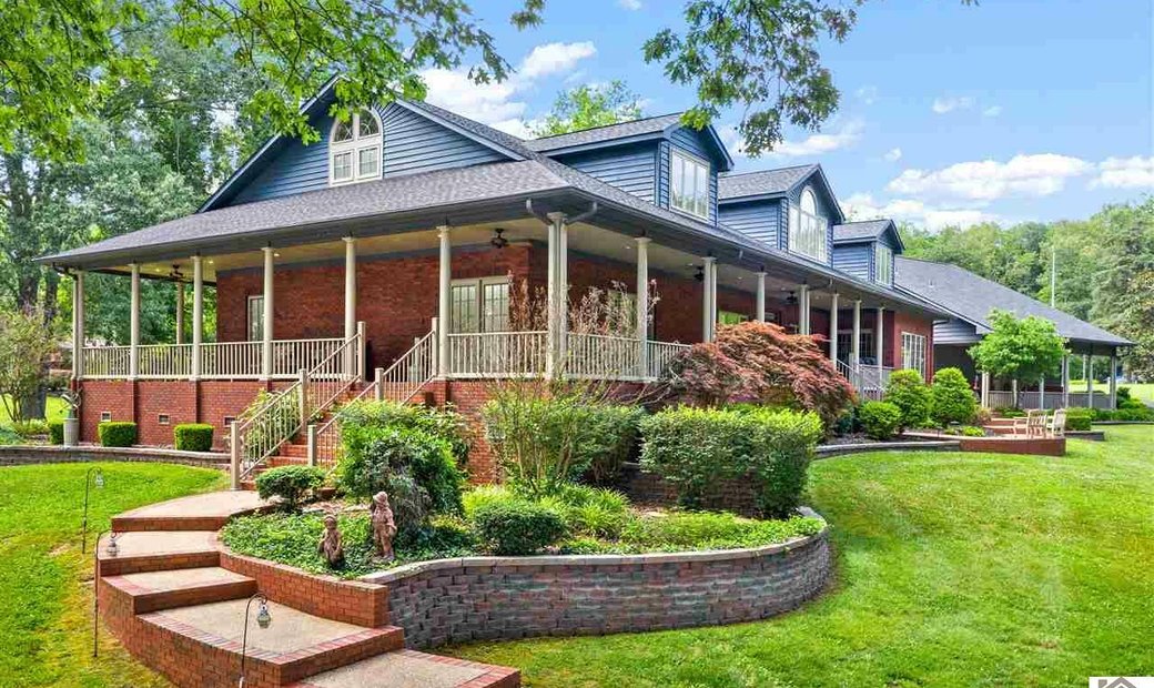 Remarkable Lakefront Home On Kentucky Lake In Murray, Kentucky, United