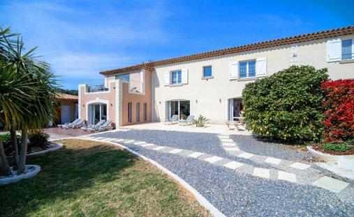 Luxury homes for sale in Grimaud, Provence-Alpes-Côte d'Azur, France ...