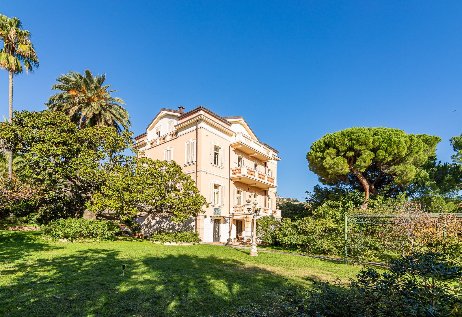 Liberty Villa With Park And Access To The Sea In Sanremo, Liguria