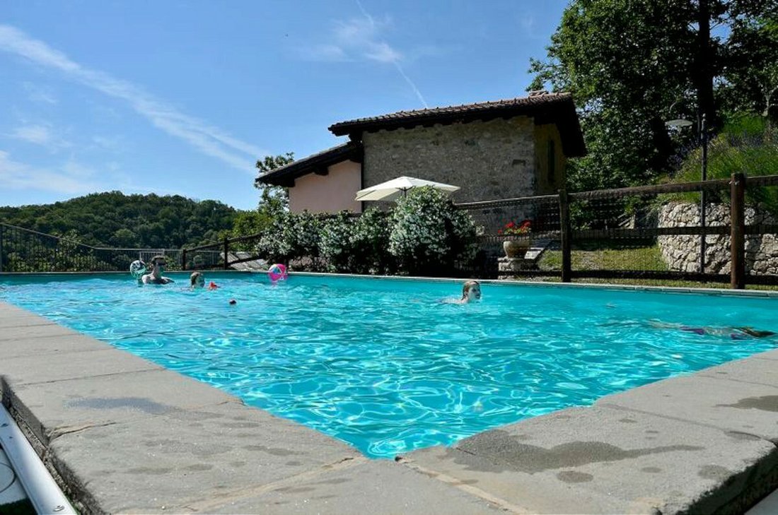 Molazzana Farmhouse In Molazzana, Tuscany, Italy For Sale (11382657)