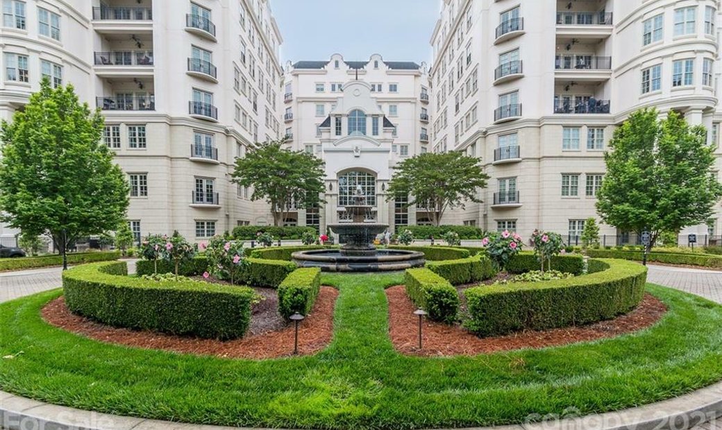 2823 Providence Road 272 In Charlotte, North Carolina, United States