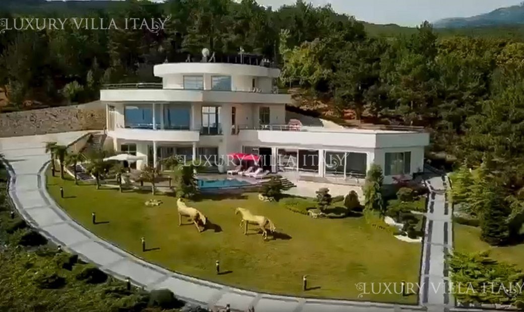 Luxurious Villa With Sea Views In Crimea In Yalta For Sale (11390158)