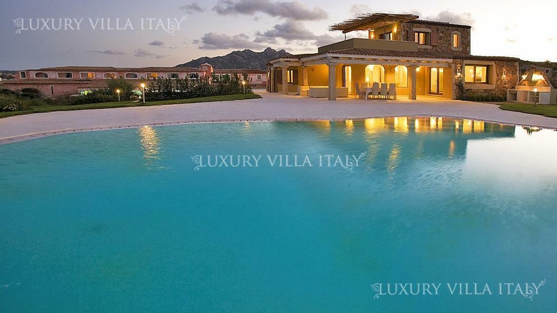 Villa in Marina di Porto Cervo, Porto Cervo, Italy 1 - 11392971