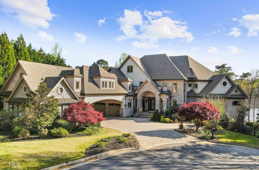 Single Family For Sale In Peachtree In Peachtree City, United