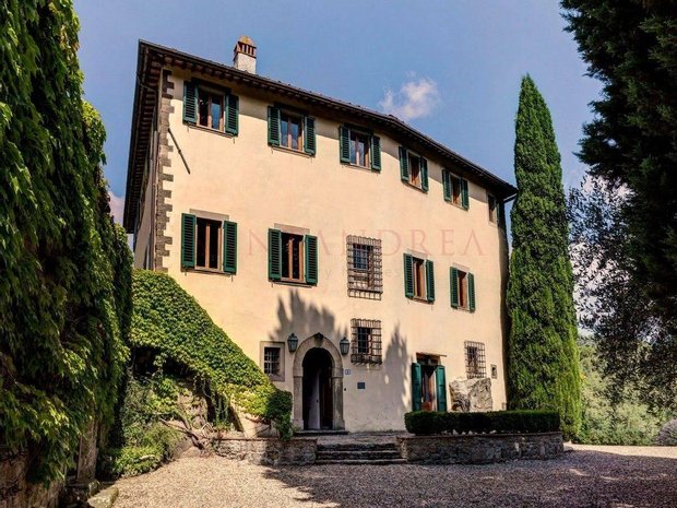 Luxury homes with elevator for sale in Greve in Chianti, Tuscany, Italy