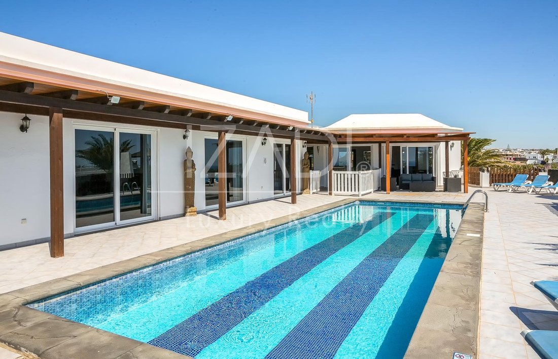 Chalet in Yaiza, Canary Islands, Spain 3 - 11394979