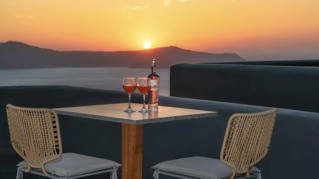 Villa in Thira, Aegean, Greece 2 - 11397629