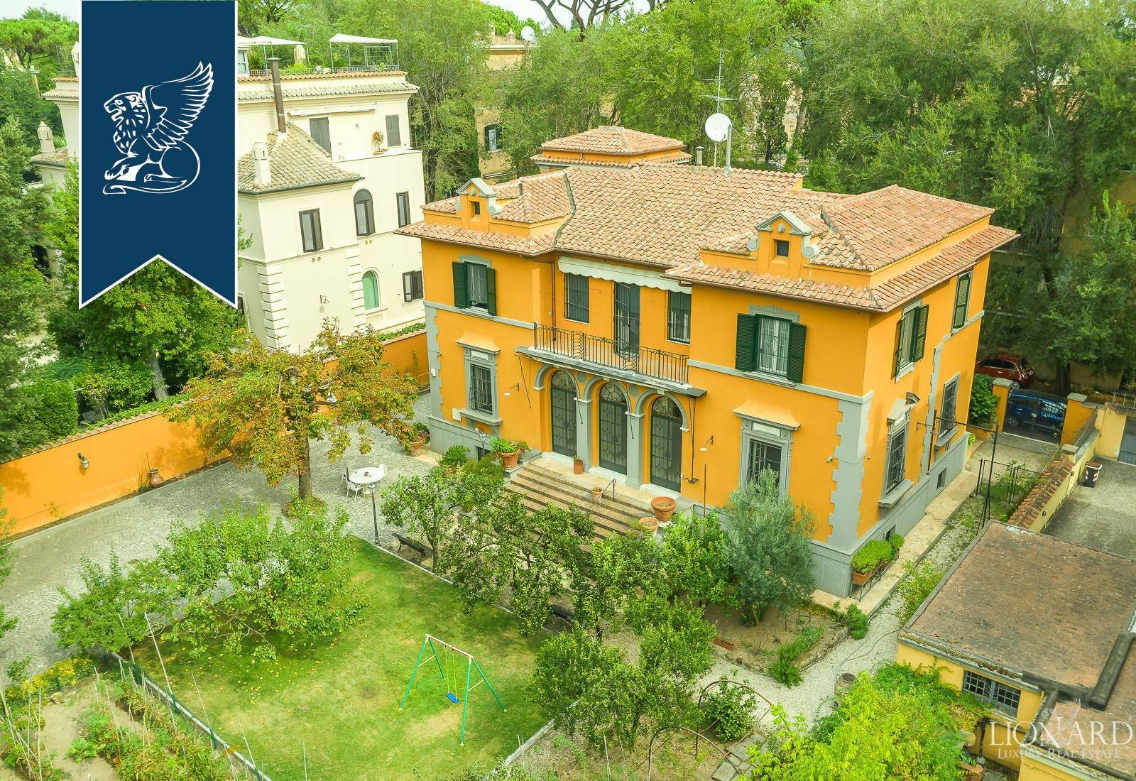 Luxurious Historical Villa For Sale In Rome In Rome, Lazio, Italy For
