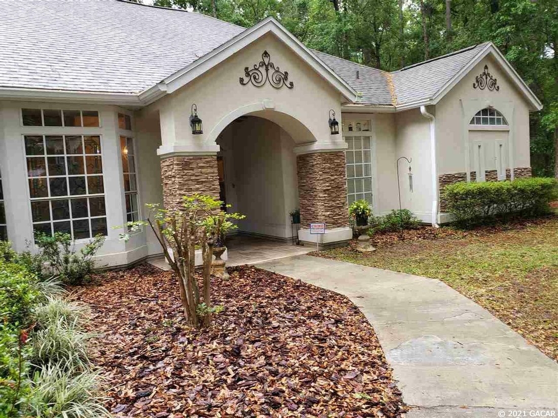 4 Bedrooms Single Family Detached In Gainesville, Florida, United