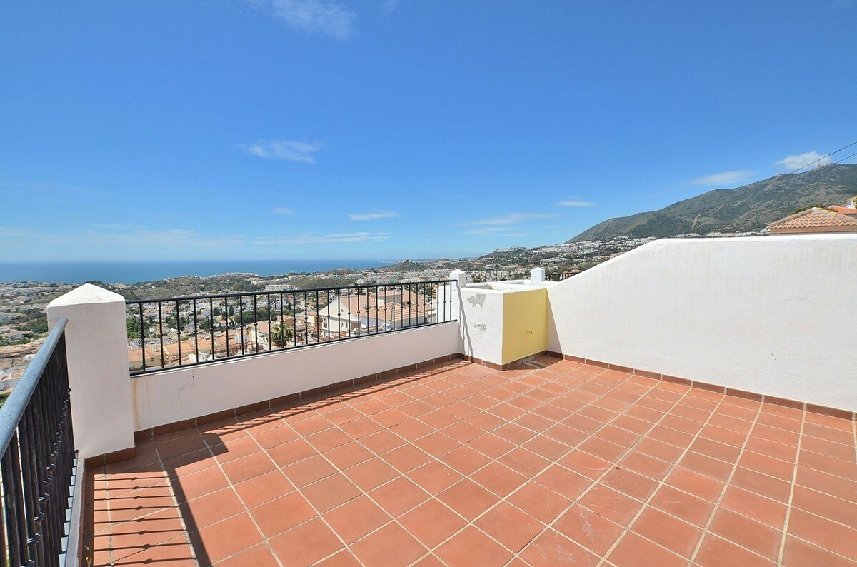 Villa For Sale In Benalmadena, Málaga In Benalmádena, Andalusia, Spain
