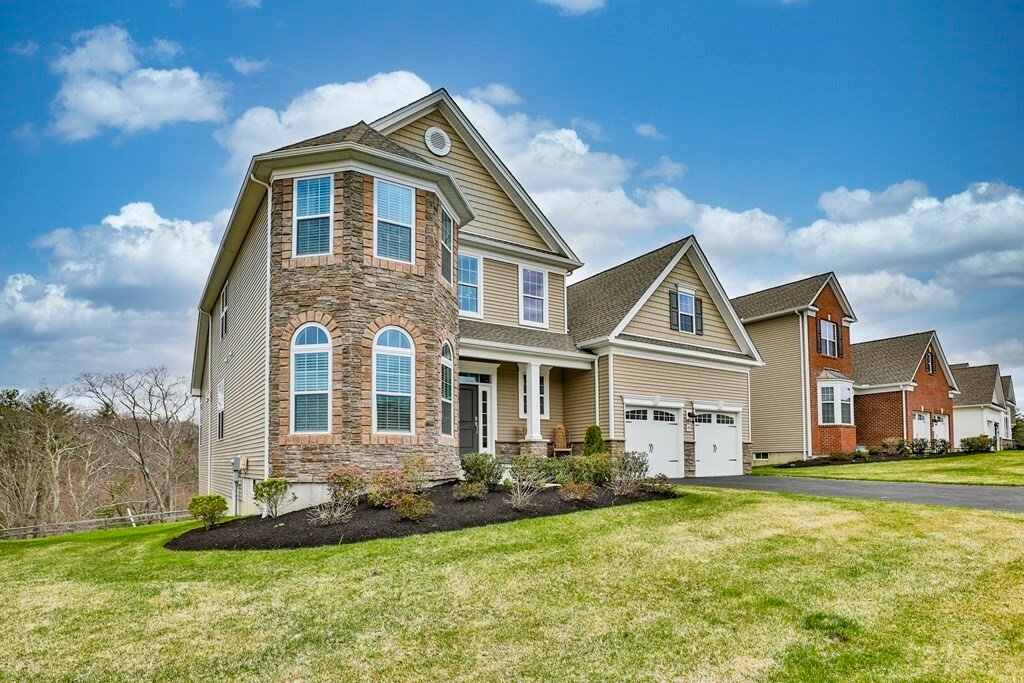 House in Methuen, Massachusetts, United States 2 - 11415437
