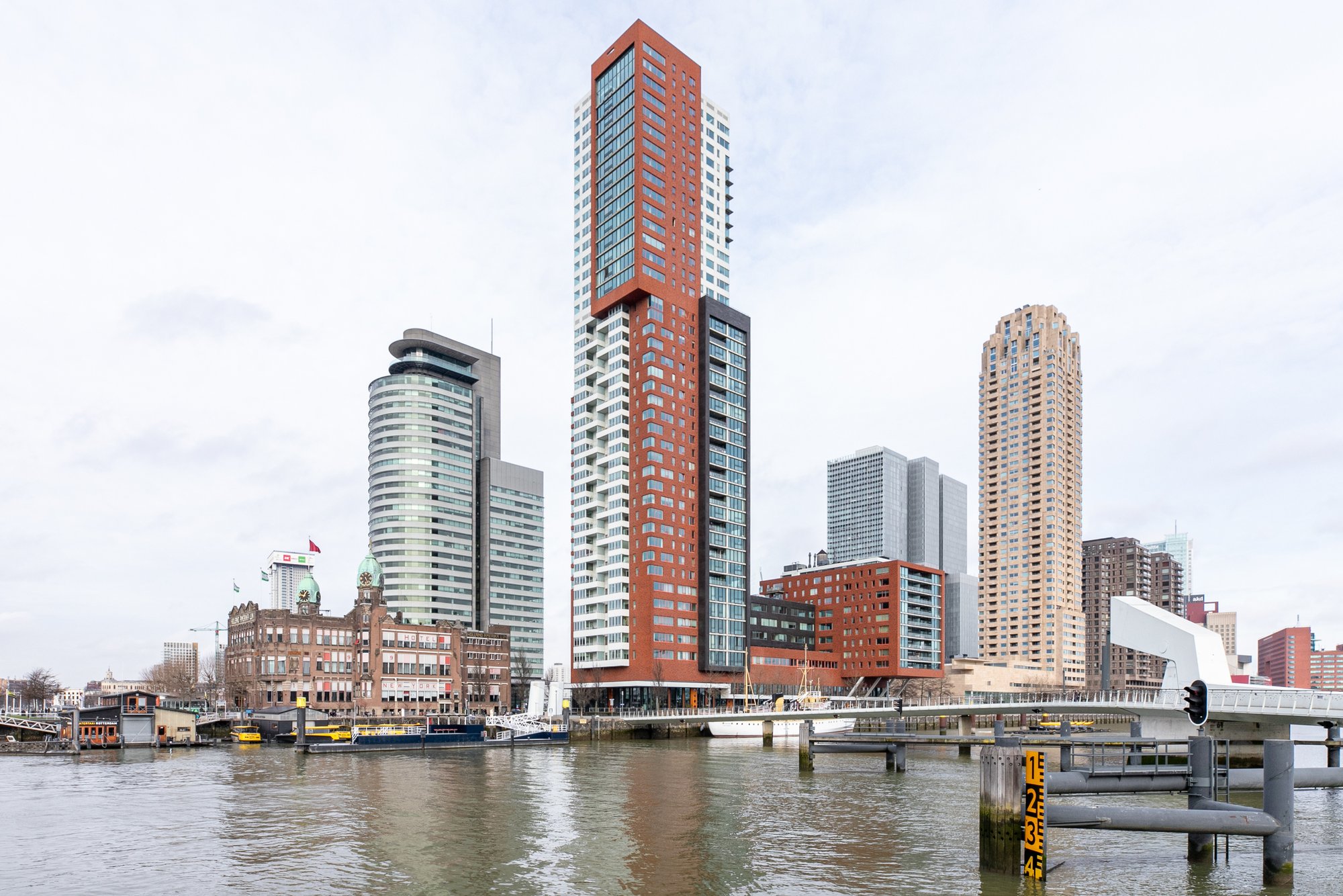 Luxurious Flat On The 34th Floor Of The In Rotterdam, South Holland