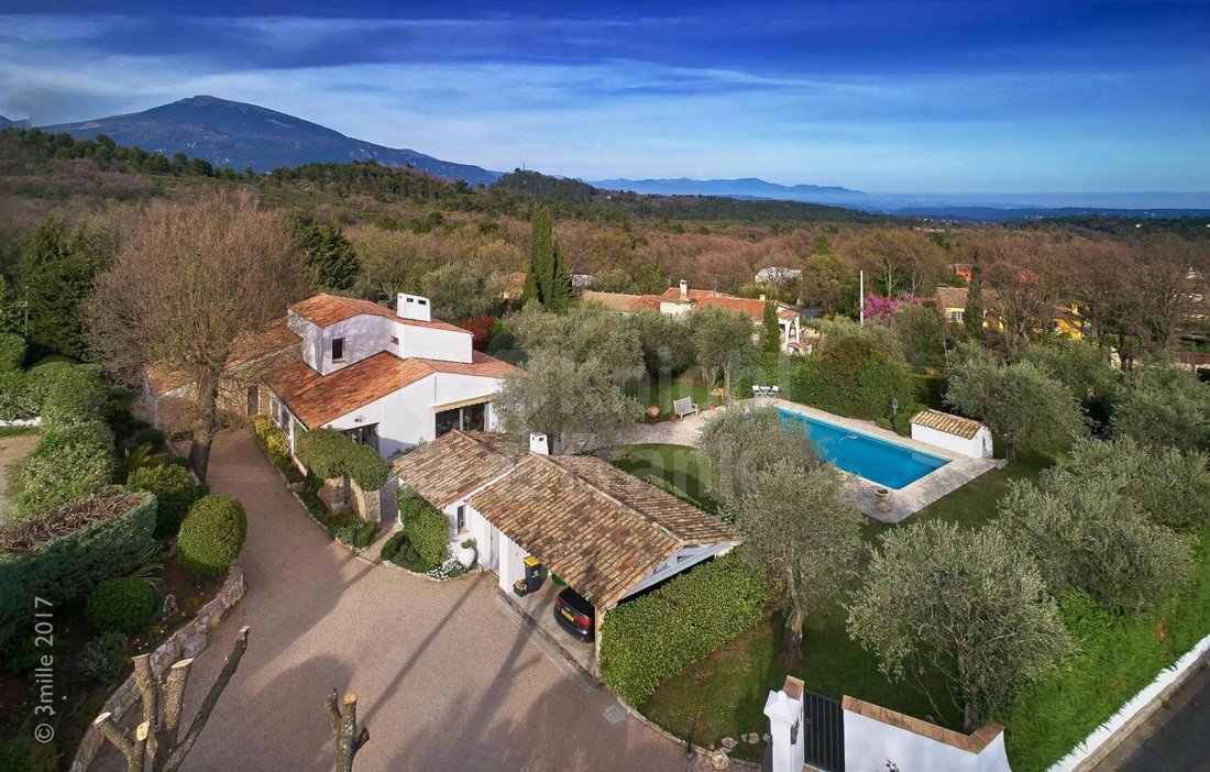 Villa in Châteauneuf, Provence-Alpes-Côte d'Azur, France 1 - 11417387