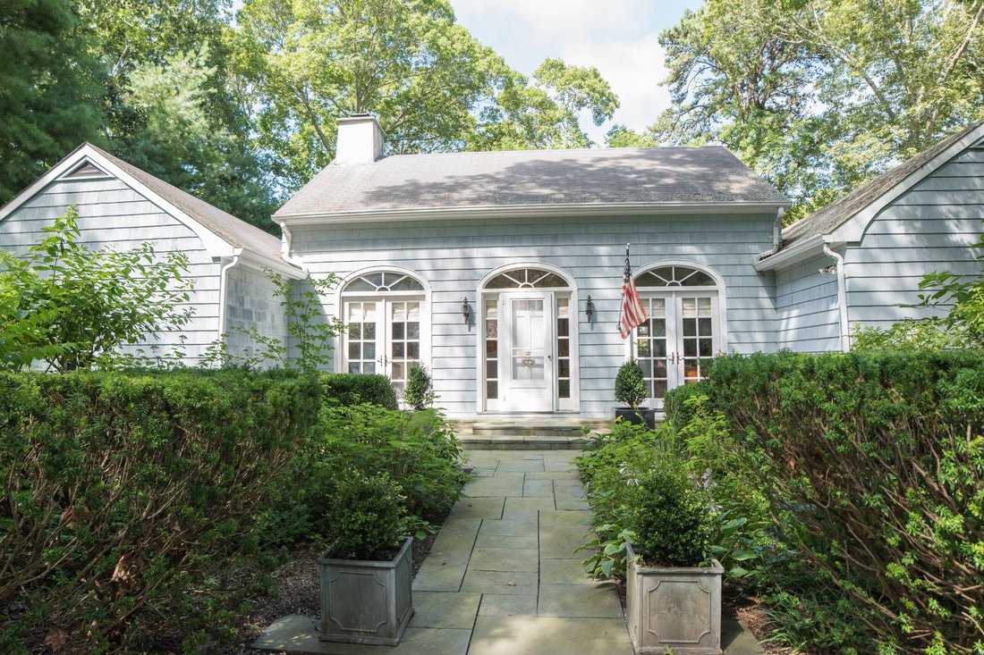 Great Location South Of Highway In Wainscott, New York, United States