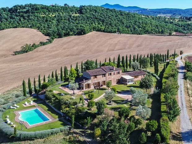 Italy Countryside Ranches Luxury farm ranches for sale in Chiusi, Tuscany, Italy | JamesEdition