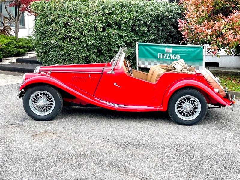 Cabriolet in Brescia, Province of Brescia, Italy 2 - 11424295
