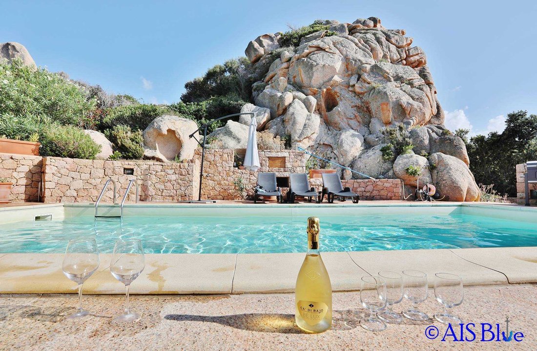 Villa in Trinita d'Agultu e Vignola, Sardinia, Italy 1 - 11427180