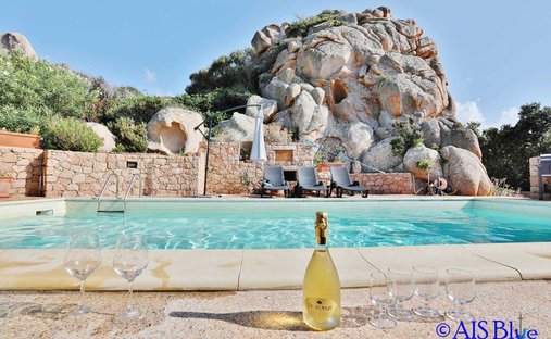 Villa à Trinità d'Agultu e Vignola, Sardaigne, Italie 1