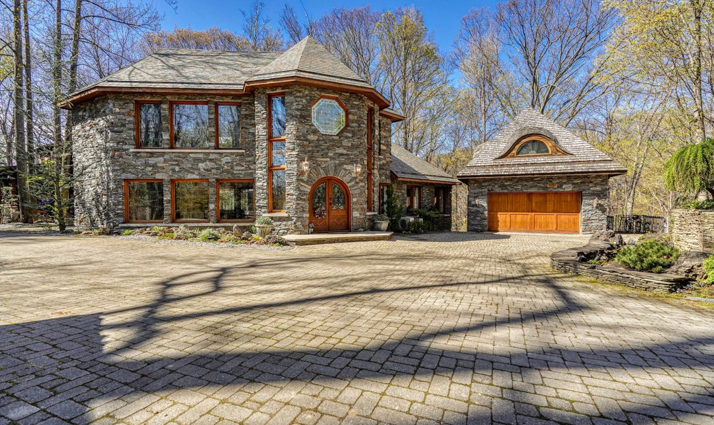 1555 Creek Street, Penfield, Ny, 14625 In Penfield, New York, United States For Sale (11433044)