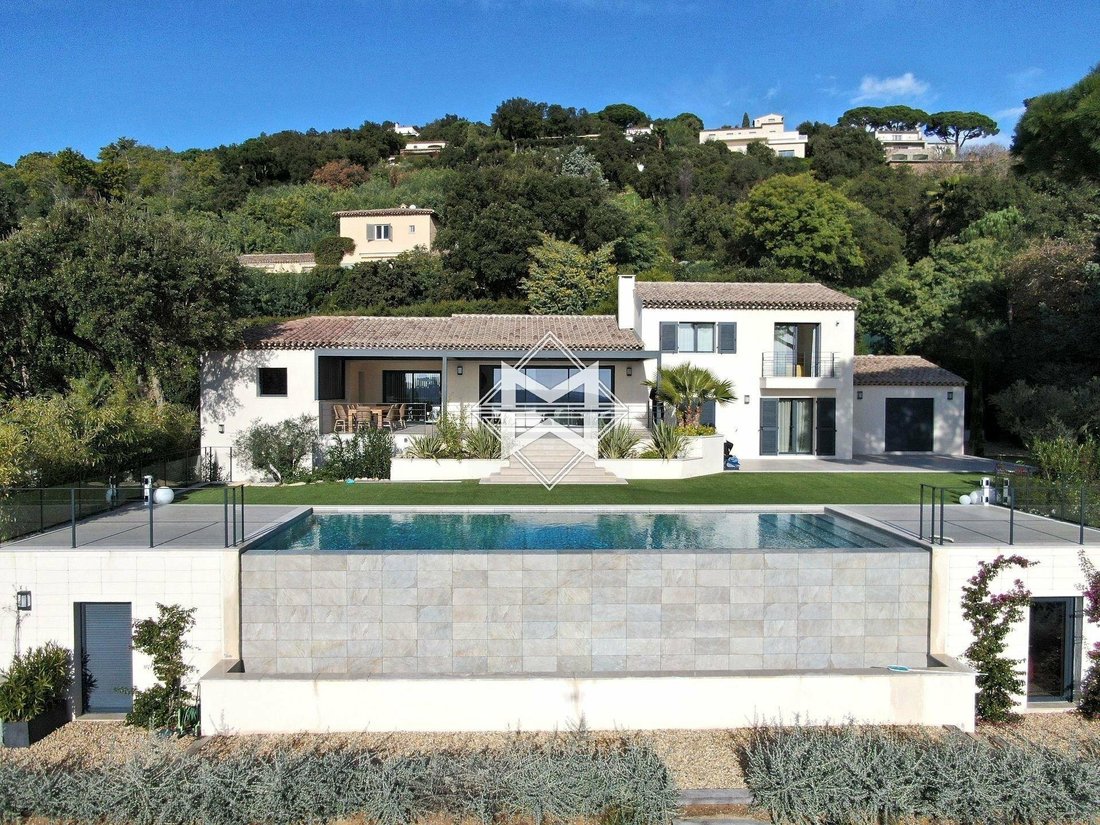 Villa in Grimaud, Provence-Alpes-Côte d'Azur, France 1 - 11434406