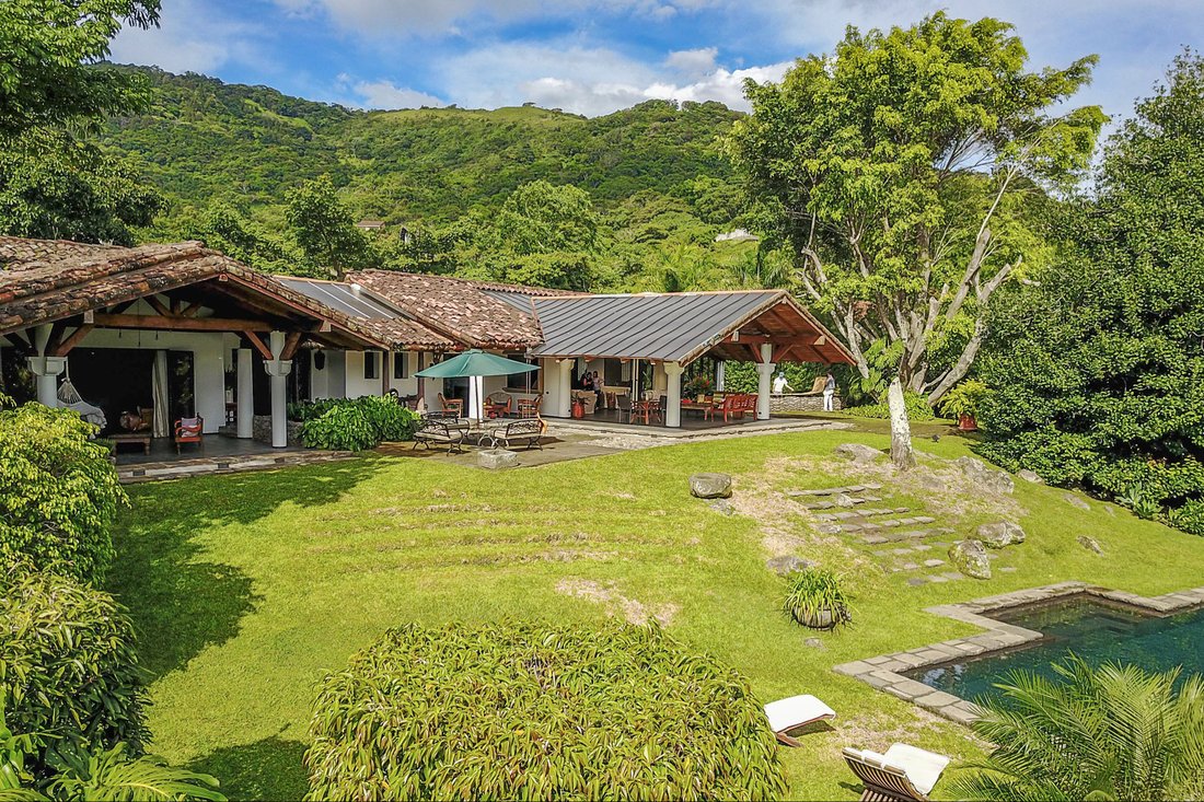 House in Santa Ana, San José Province, Costa Rica 1 - 11439578