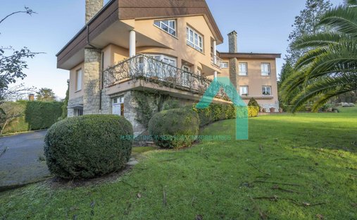 Villa a Oviedo, Asturie, Spagna 1