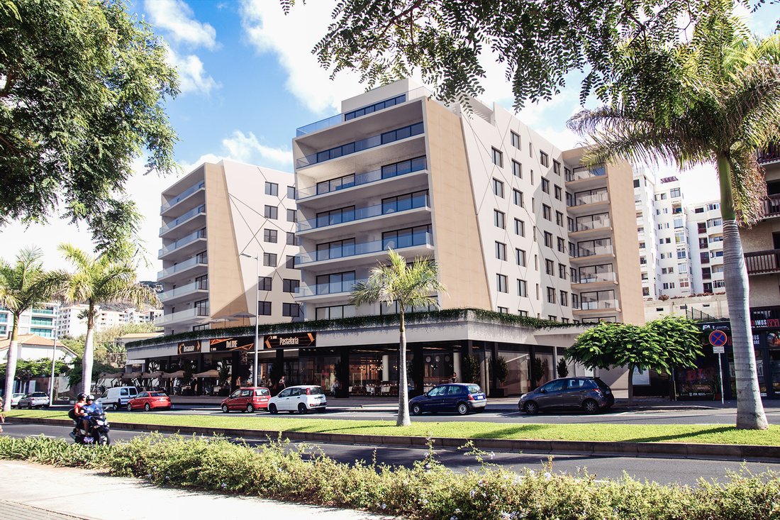 Modern Apartment For Living In The Best Area In In Funchal, Madeira