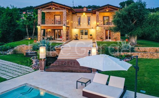 Villa in Bardolino, Veneto, Italy 1