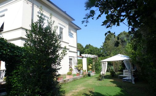Villa in Barga, Toskana, Italien 1