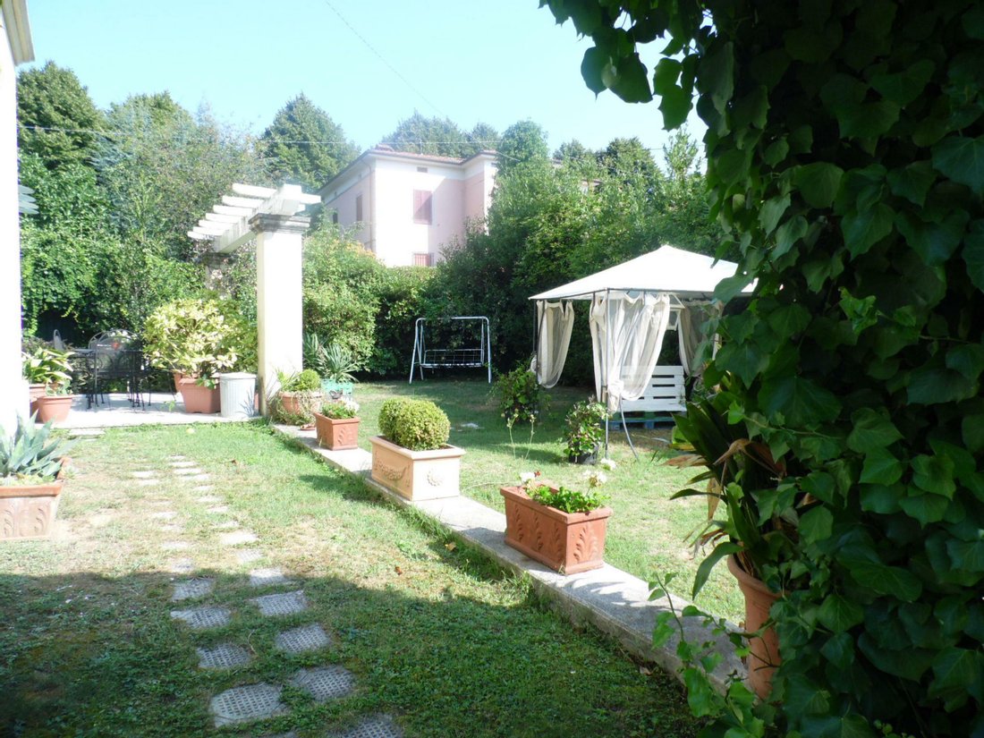 Villa in Barga, Tuscany, Italy 5 - 11449399