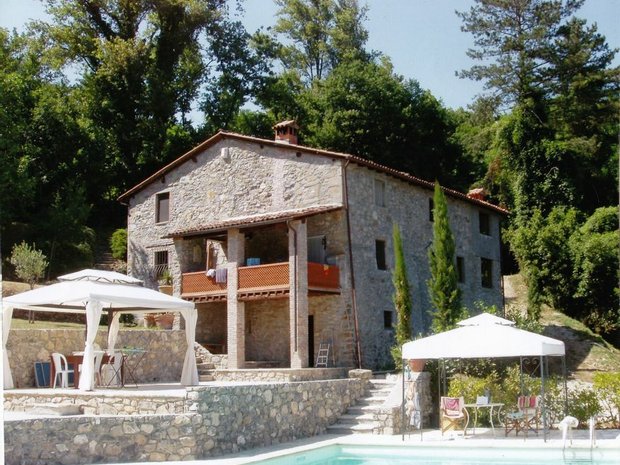 Luxury Houses For Sale In Gallicano, Tuscany, Italy 