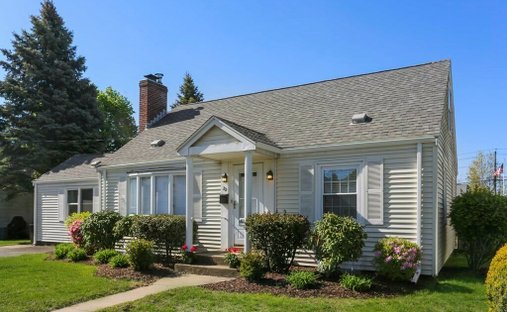 House in Waltham, Massachusetts, United States 1