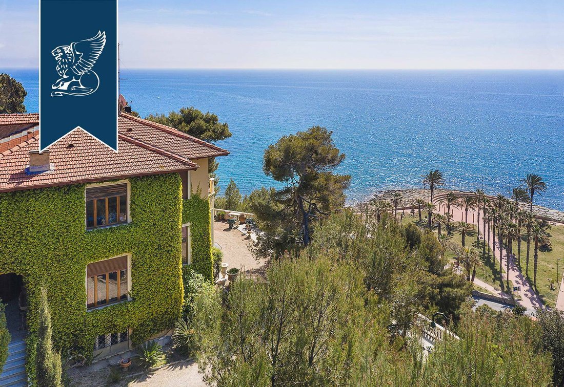 Exclusive Period Villa In Front Of Imperia's Sea In Imperia, Liguria