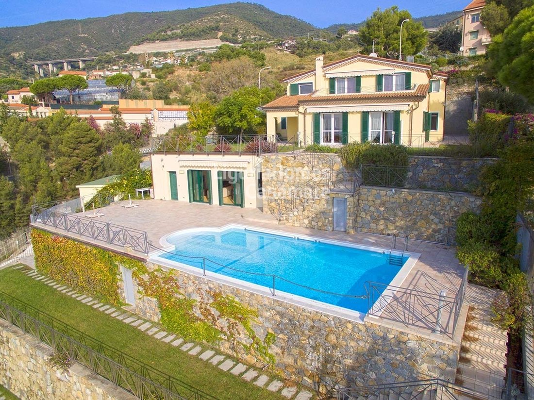 Villa in Center, Ospedaletti, Liguria 2 - 11297035