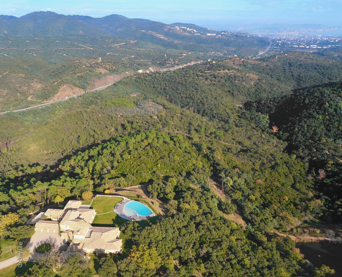 House in Les Adrets-de-l'Estérel, Provence-Alpes-Côte d'Azur, France 5 - 10309393