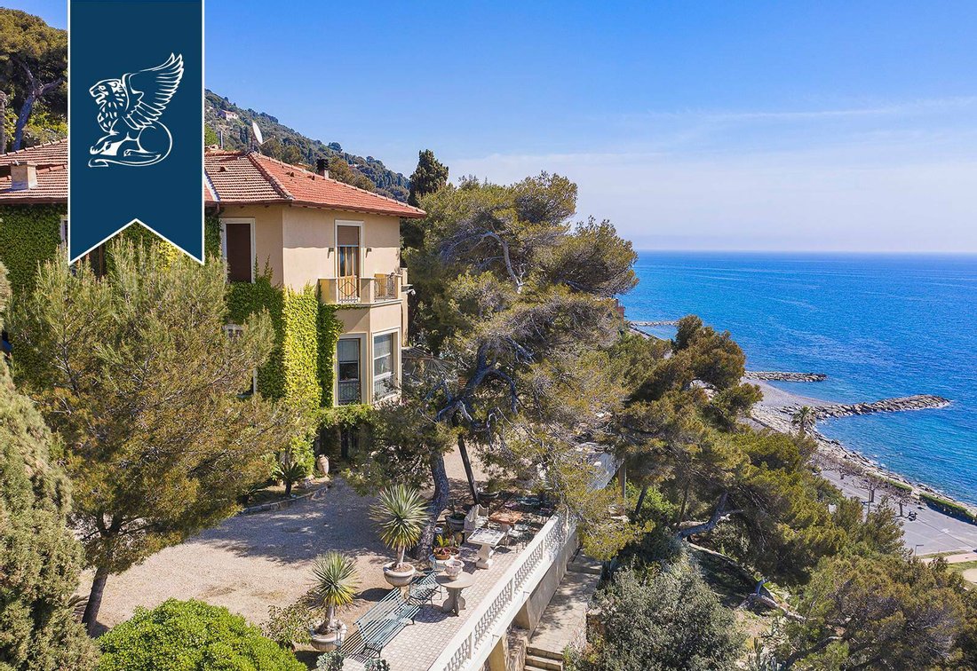 Exclusive Period Villa In Front Of Imperia's Sea In Imperia, Liguria