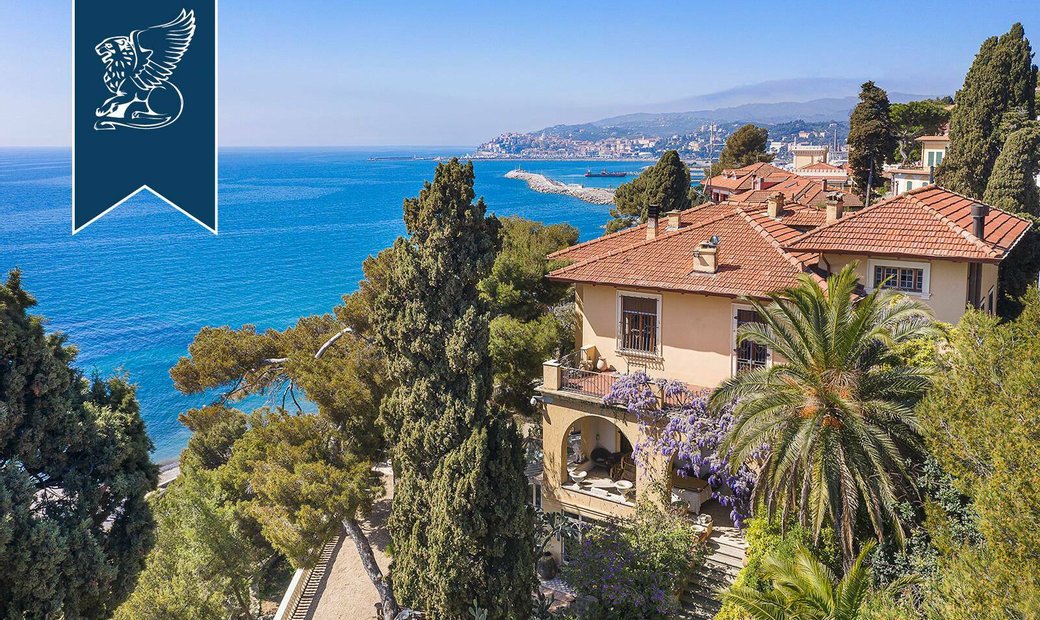 Exclusive Period Villa In Front Of Imperia's Sea In Imperia, Liguria