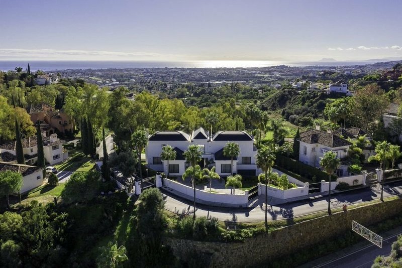Large Residence With Sea Views In La Quinta In Marbella, Andalusia