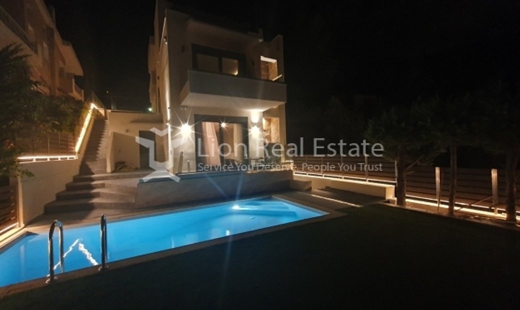 Luxurious Villa 373 Sq.M, In The Area Of Ekali, Attica In Athens
