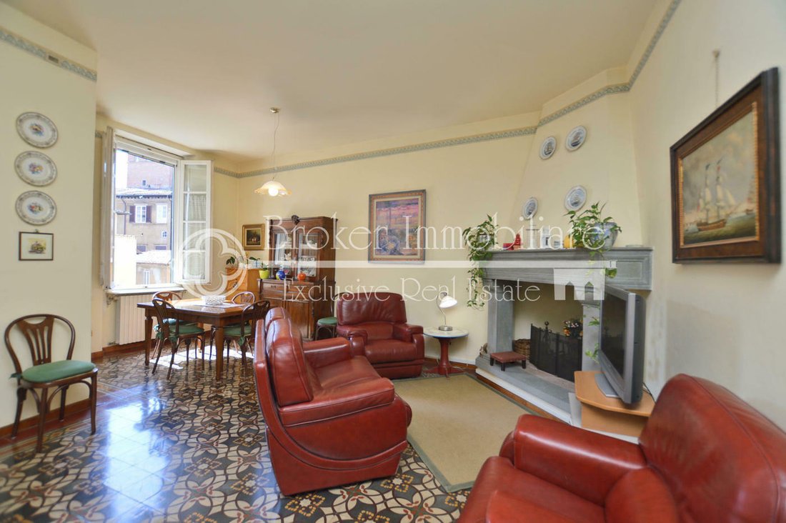 Apartment in Historic Center, Lucca, Tuscany 1 - 11439831