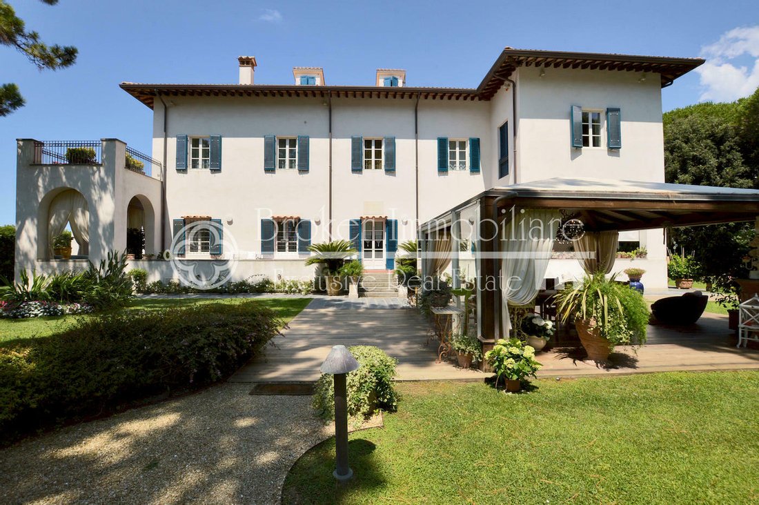 Villa in Marina di Massa Centro, Massa, Italy 4 - 11439863