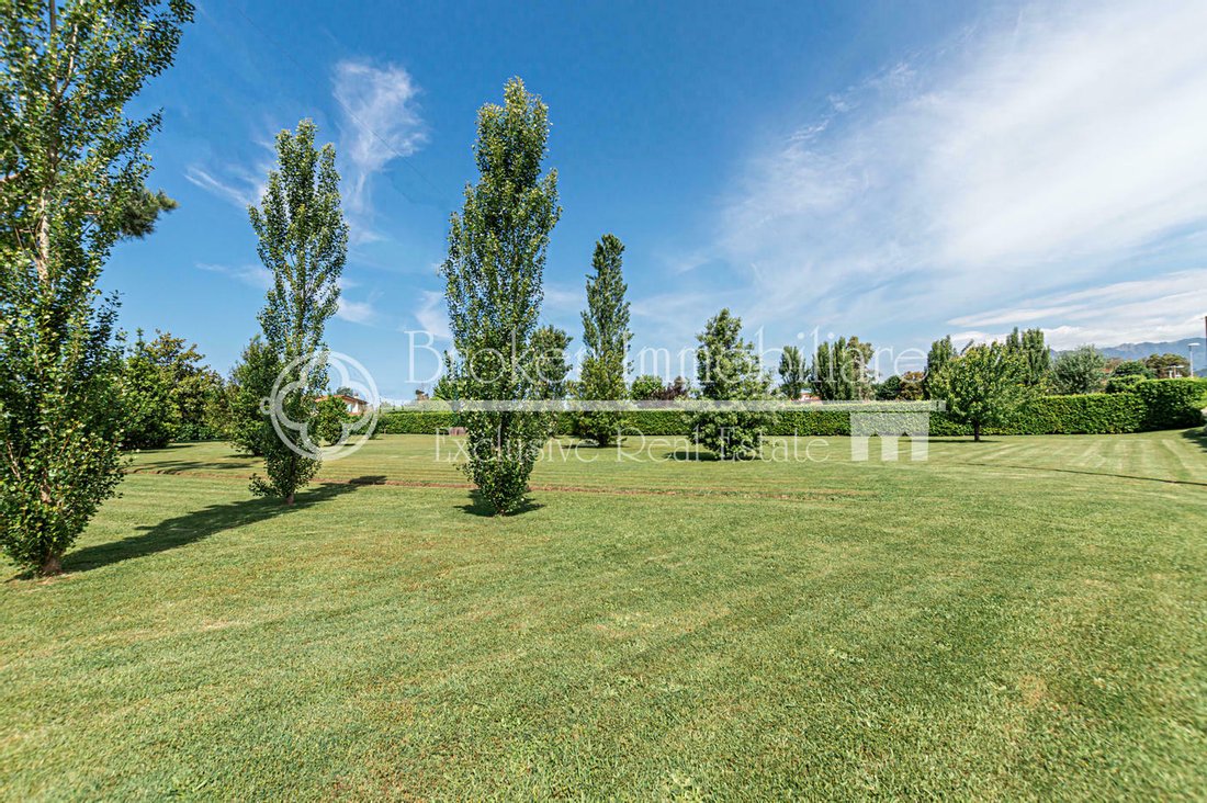 Villa in Pietrasanta, Tuscany, Italy 3 - 11439926