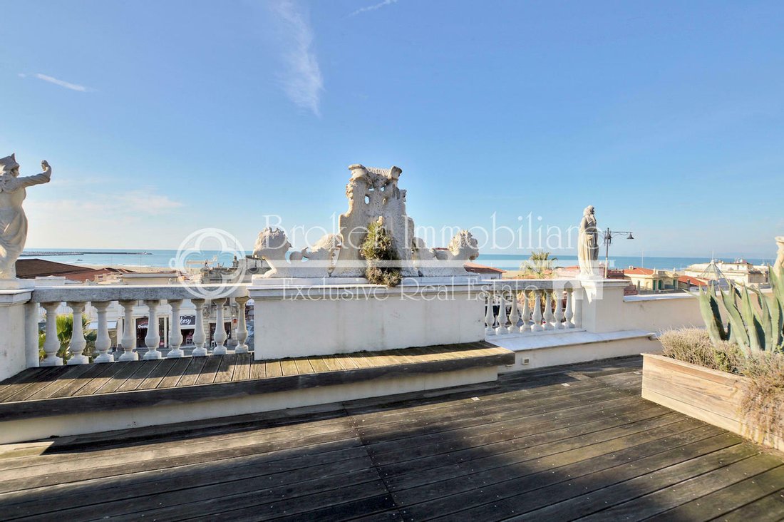 Penthouse in Lungomare, Viareggio, Tuscany 3 - 11439845