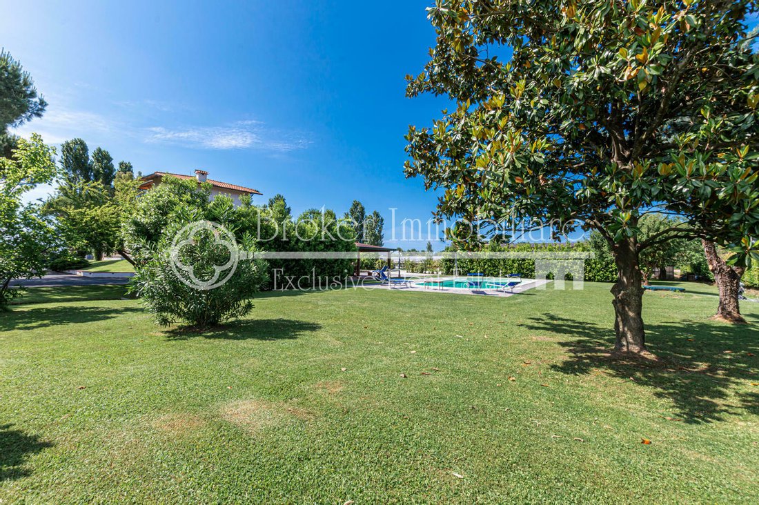 Villa in Pietrasanta, Tuscany, Italy 5 - 11439926