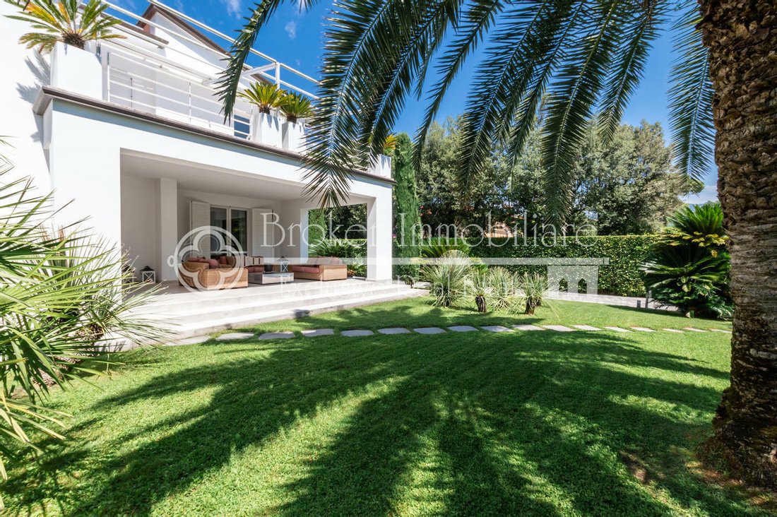 Villa in Roma Imperiale, Forte dei Marmi, Tuscany 3 - 11439947