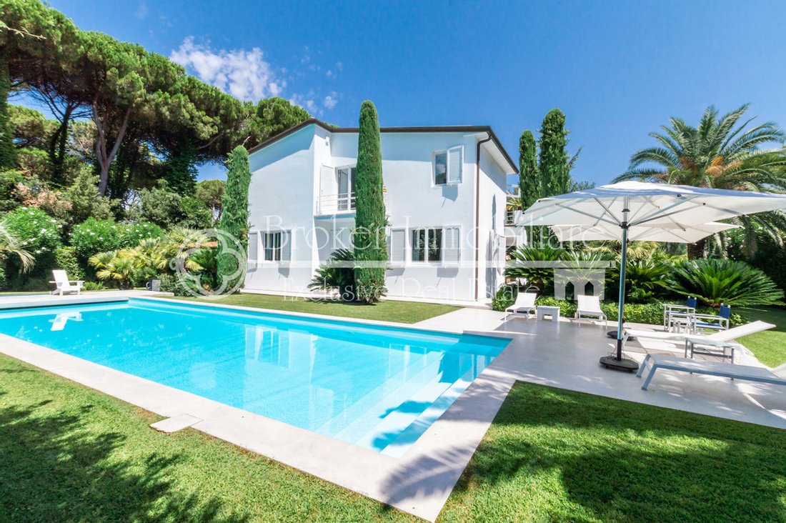 Villa in Roma Imperiale, Forte dei Marmi, Tuscany 1 - 11439947