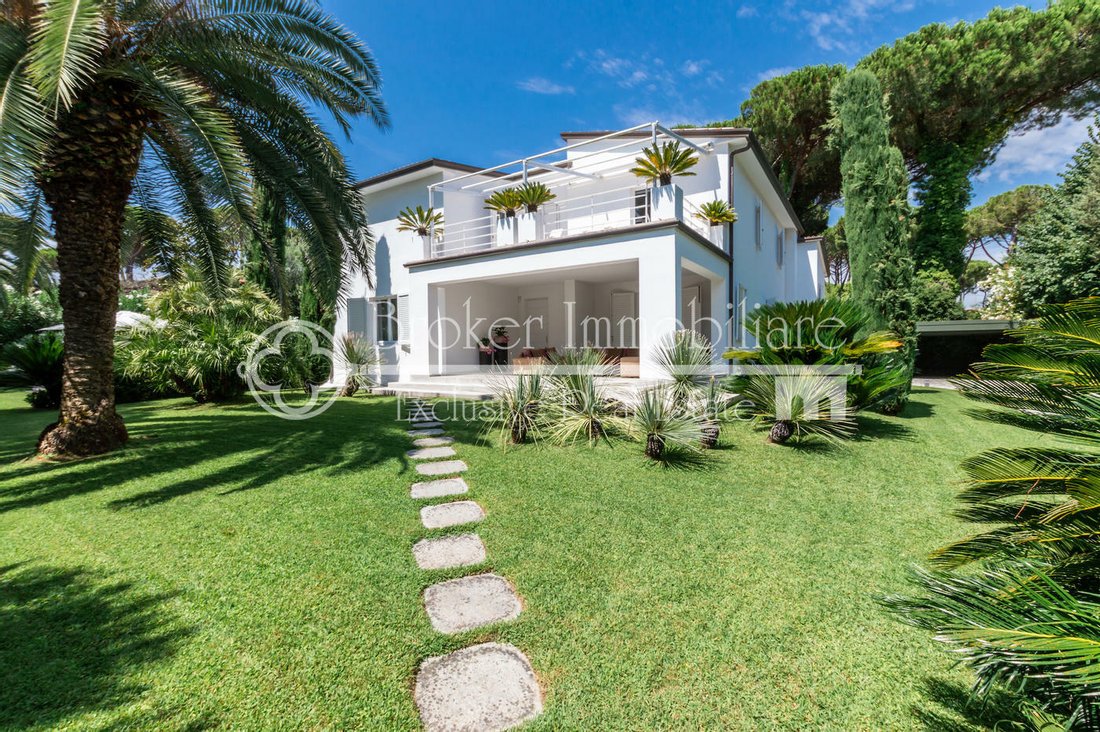 Villa in Roma Imperiale, Forte dei Marmi, Tuscany 2 - 11439947